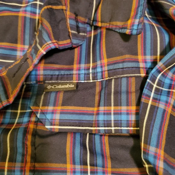 Mens Columbia omni shade, plaid, size 4x.  In good condition. - Picture 6 of 10